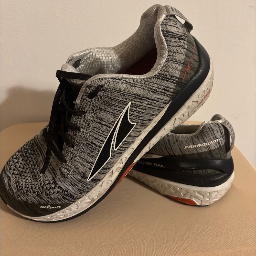 Altra Paradigm 6 Black and White Athletic Shoes